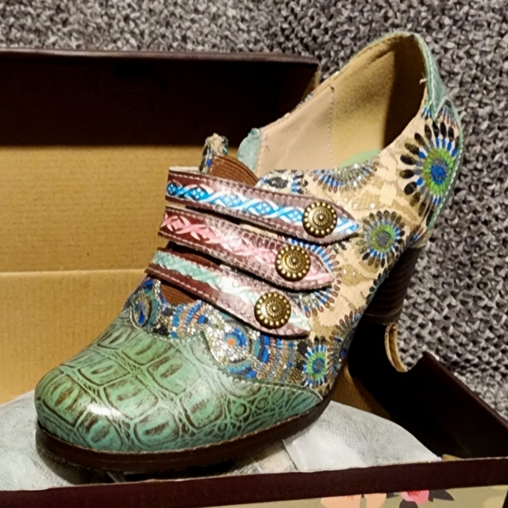 Socofy Multi Colored Pumps with button details